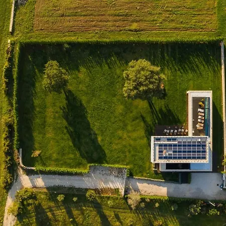 Yellow Tree Jurici Home&spa Baderna