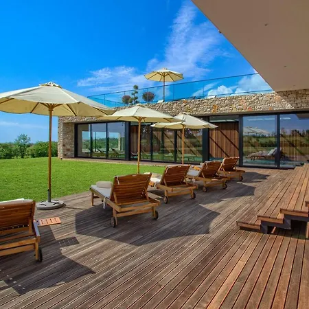 Villa Yellow Tree Jurici &