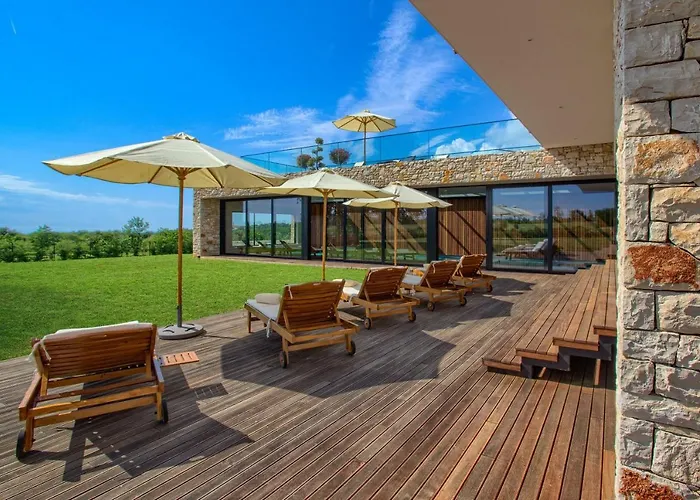 Villa Yellow Tree Jurici &