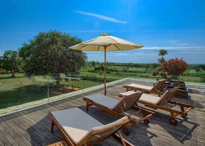 Villa Yellow Tree Jurici & Baderna